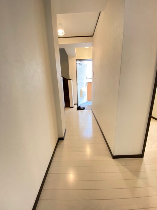 物件内観写真18　(廊下)