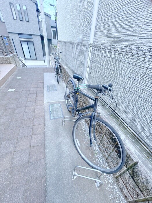 物件外観写真6　(駐輪場)