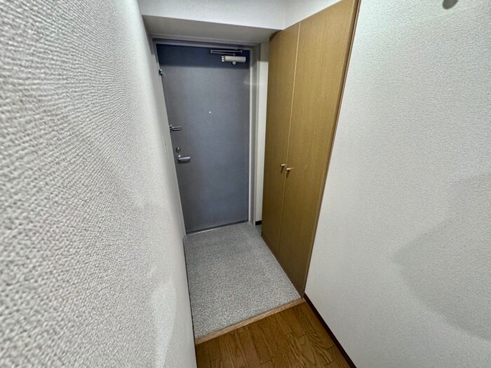 物件内観写真18　(玄関)