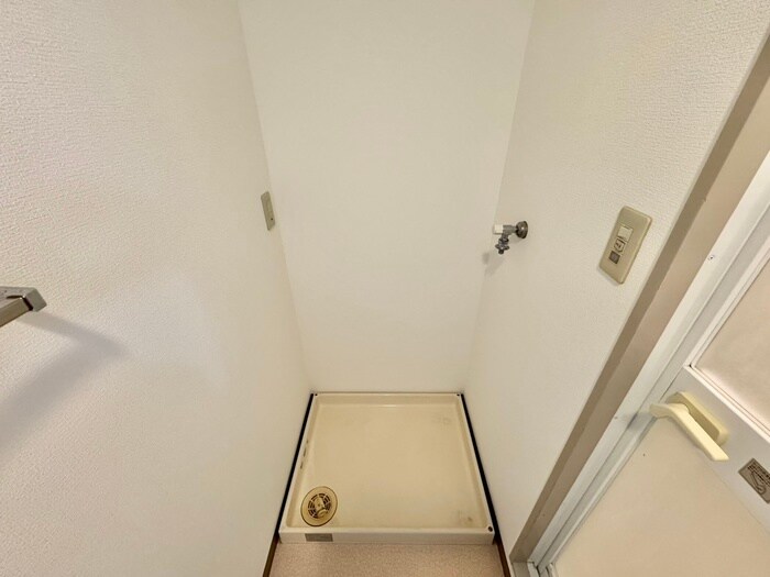 物件内観写真20　(洗濯機置場)