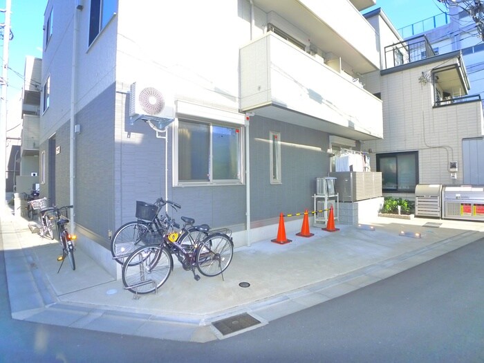 物件外観写真4　(駐輪場)