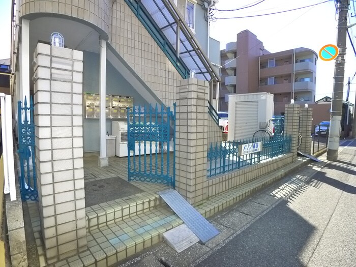 物件外観写真5　(エントランス部分)