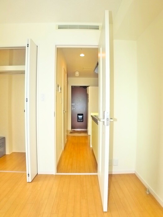 物件内観写真13　(廊下)