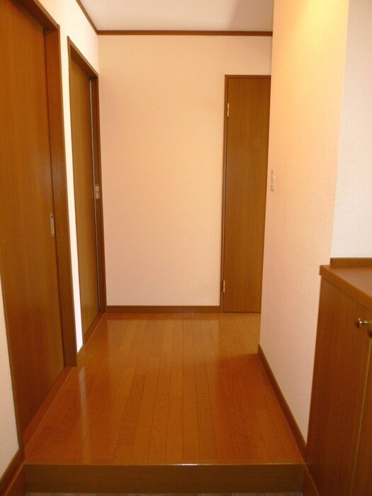 物件内観写真14　(玄関)