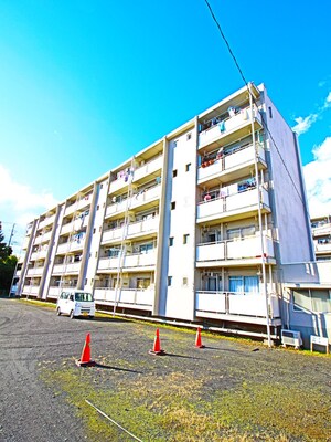 ビレッジハウス三田1号棟外観写真