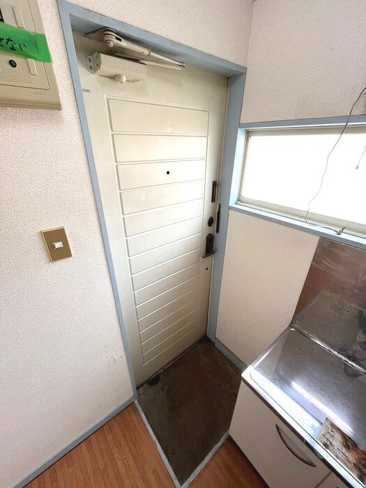 物件内観写真18　(玄関)