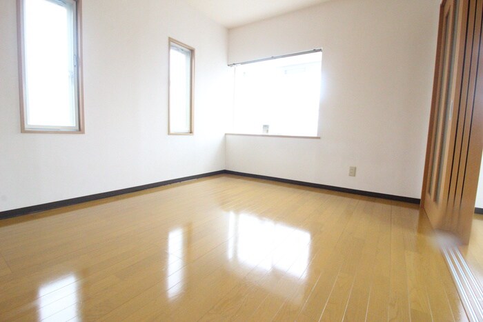 物件内観写真4　(居室)