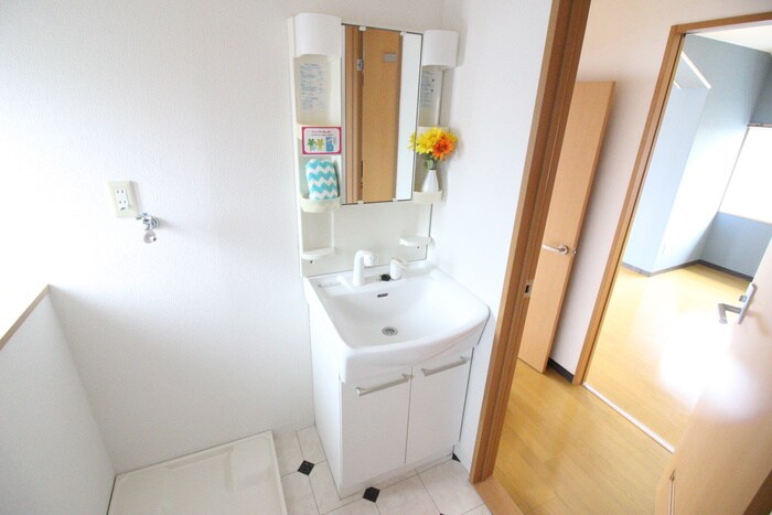 物件内観写真8　(洗面)