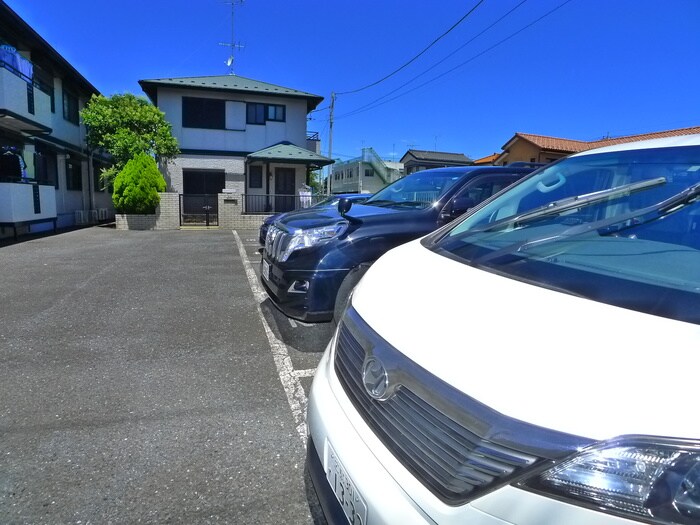 物件外観写真4　(駐車場)