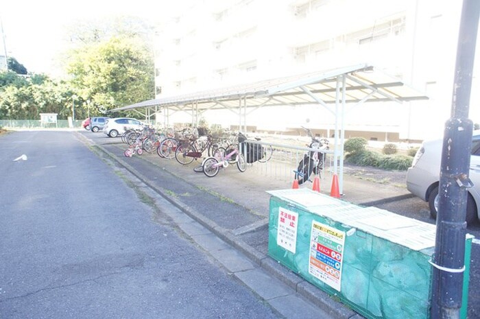 物件外観写真6　(駐輪場)