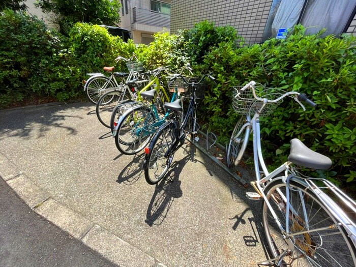 物件外観写真5　(駐輪場)