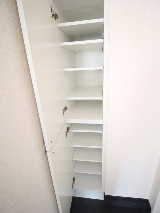 物件内観写真18　(靴箱)