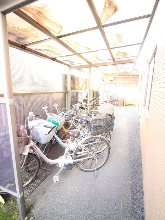 物件外観写真4　(駐車場)