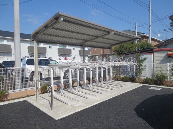 物件外観写真3　(駐輪場)