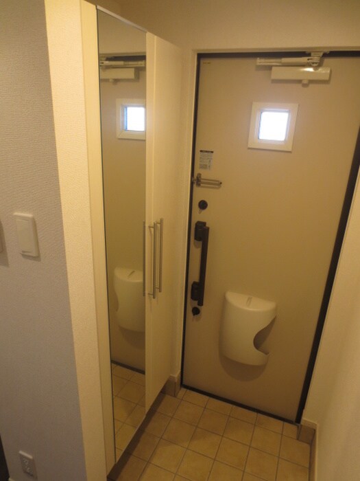 物件内観写真15　(玄関)