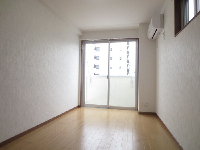 物件内観写真4　(居室)