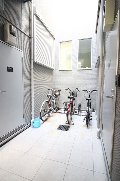 物件外観写真5　(駐輪場)