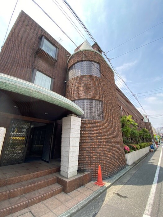 物件外観写真6　(エントランス部分)