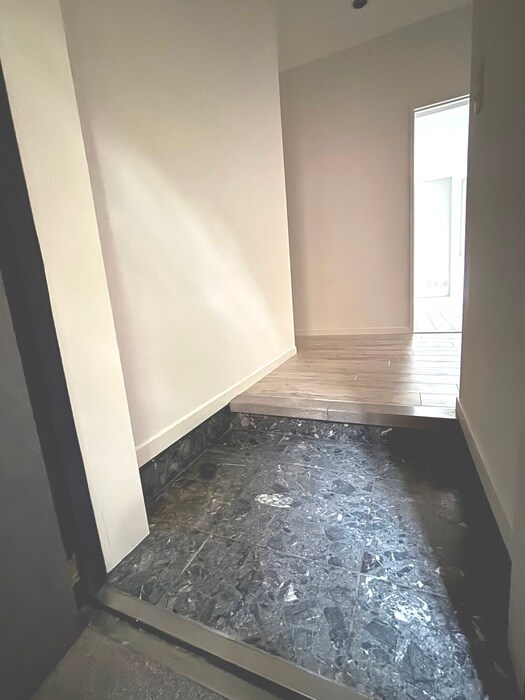 物件内観写真19　(玄関)