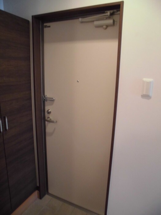 物件内観写真15　(玄関)