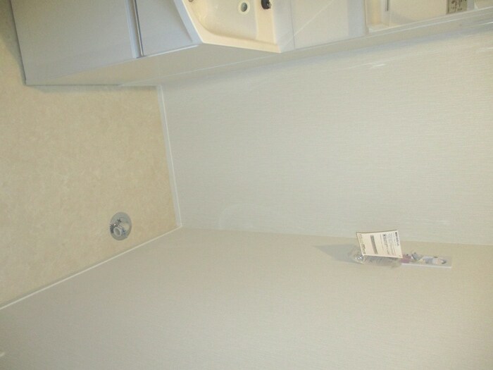 物件内観写真13　(洗濯機置場)