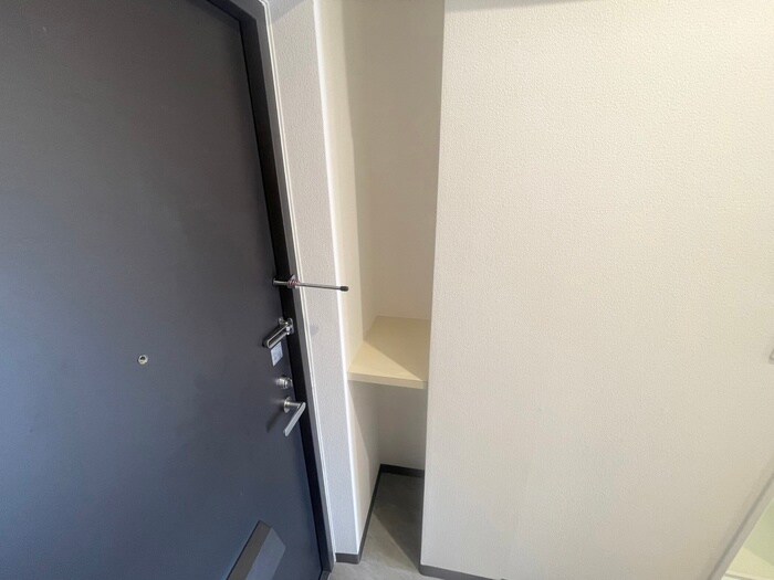 物件内観写真12　(玄関)