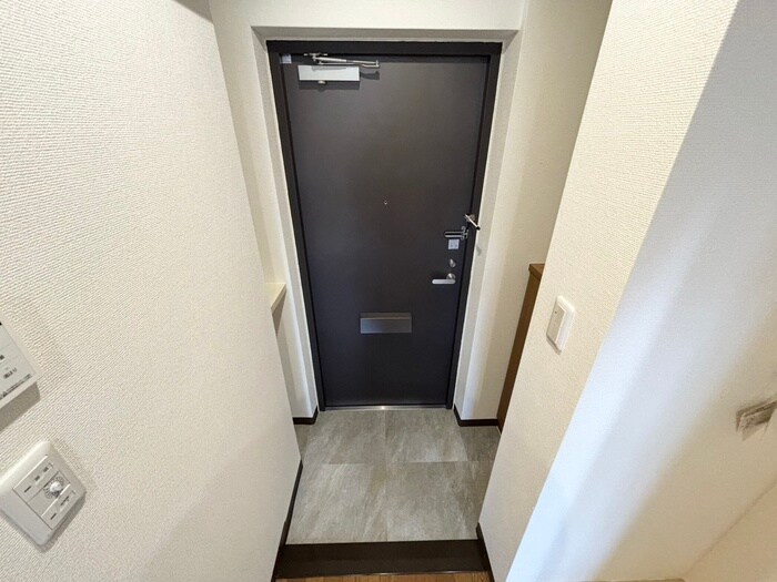 物件内観写真12　(玄関)