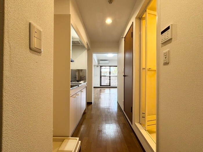 物件内観写真14　(廊下)