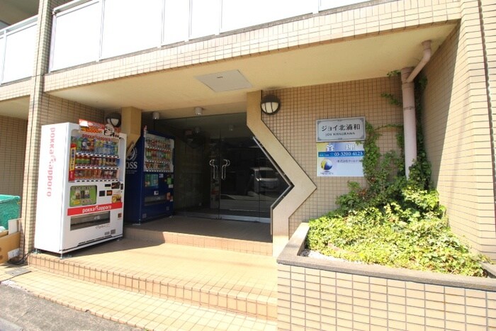 物件外観写真2　(エントランス部分)