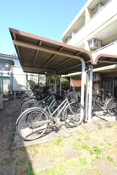 物件外観写真6　(駐輪場)