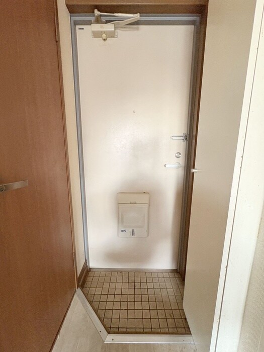 物件内観写真19　(玄関)
