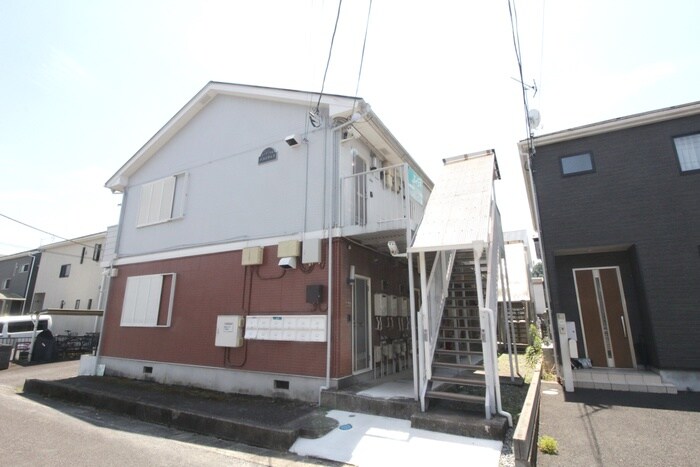 物件外観写真4　(エントランス部分)