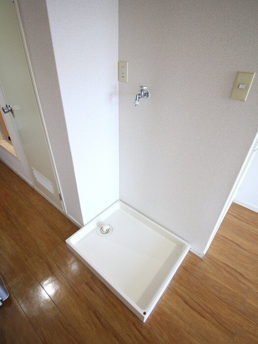 物件内観写真13　(洗濯機置場)