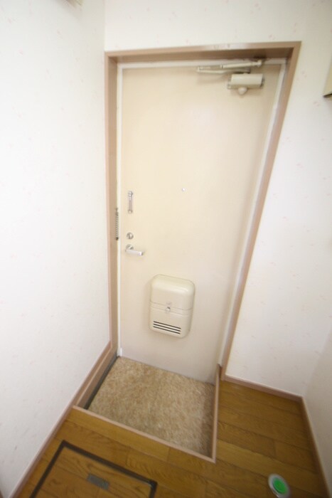 物件内観写真7　(玄関)