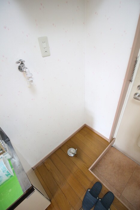 物件内観写真8　(洗濯機置場)