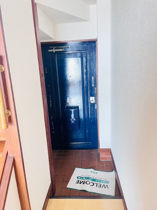 物件内観写真16　(玄関)