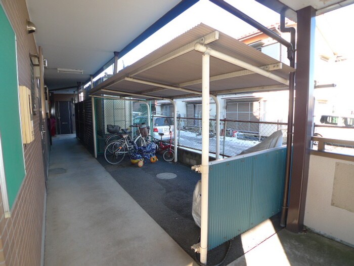 物件外観写真6　(駐輪場)