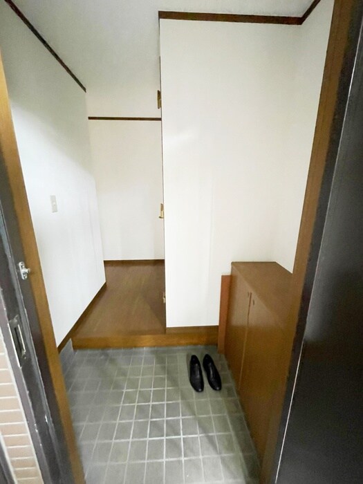 物件内観写真18　(玄関)