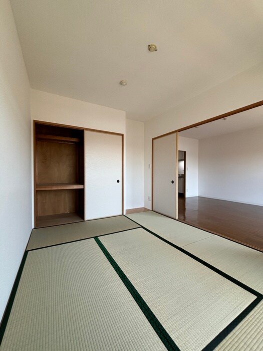 物件内観写真10　(居室)