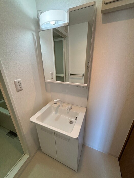 物件内観写真12　(洗面)