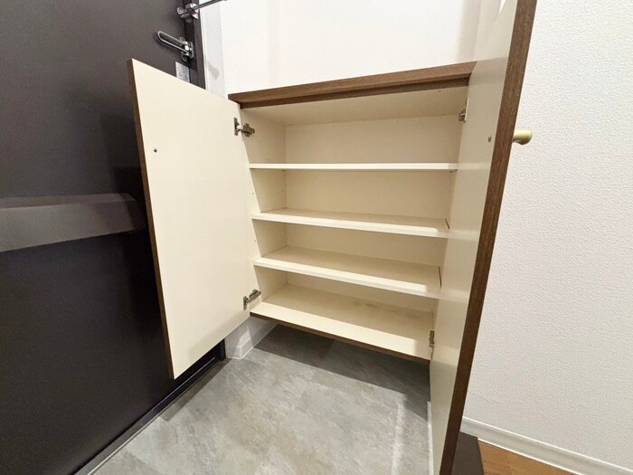 物件内観写真13　(靴箱)