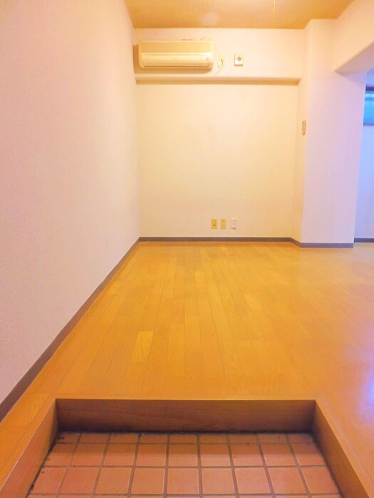 物件内観写真4　(玄関)