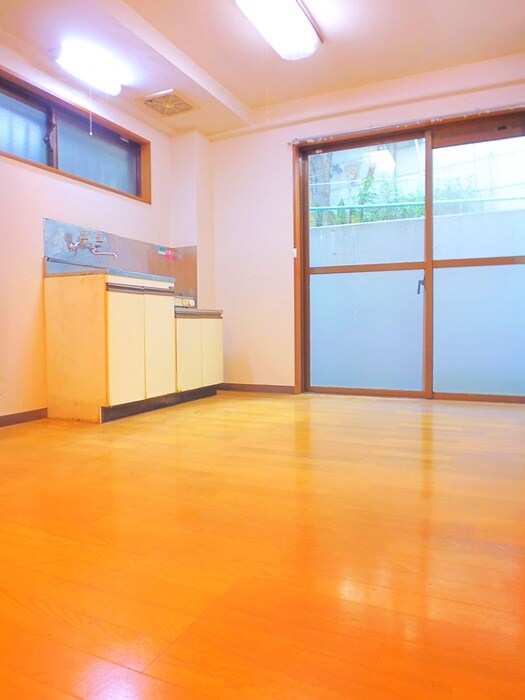 物件内観写真6　(居室)