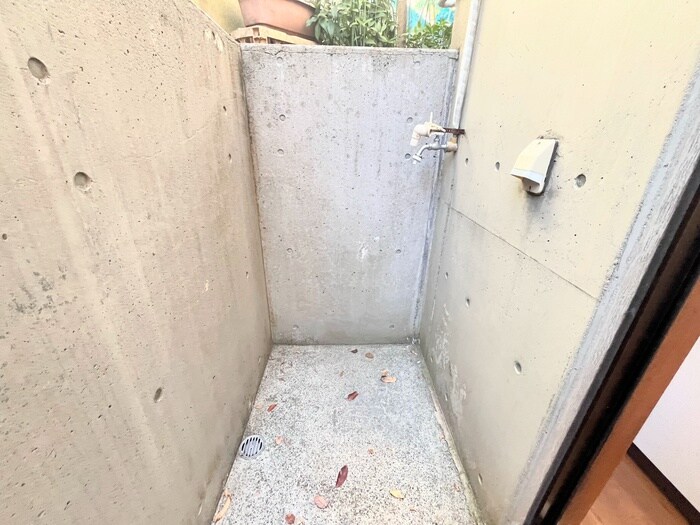 物件内観写真18　(洗濯機置場)