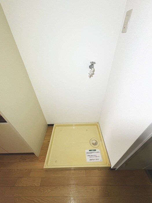 物件内観写真15　(洗濯機置場)