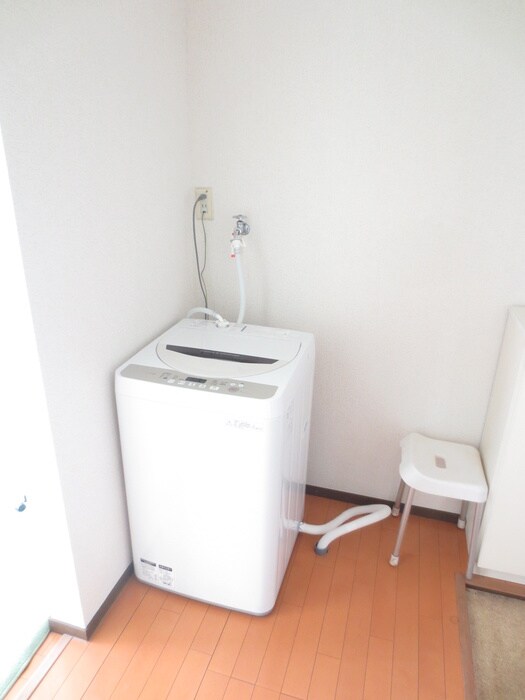 物件内観写真11　(洗濯機置場)