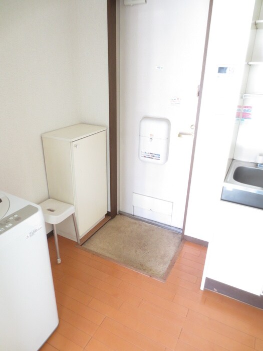 物件内観写真12　(玄関)