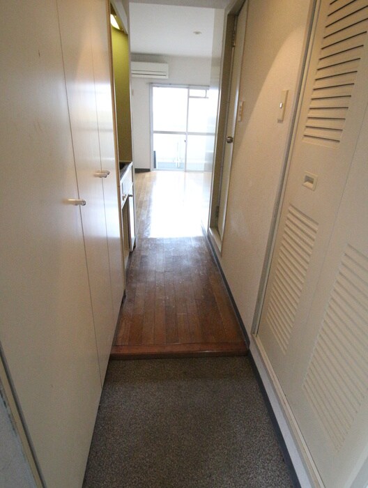 物件内観写真7　(玄関)