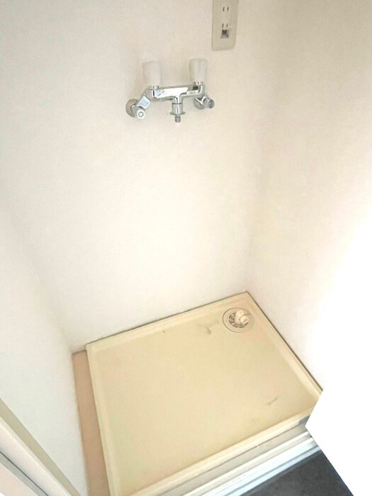 物件内観写真13　(洗濯機置場)