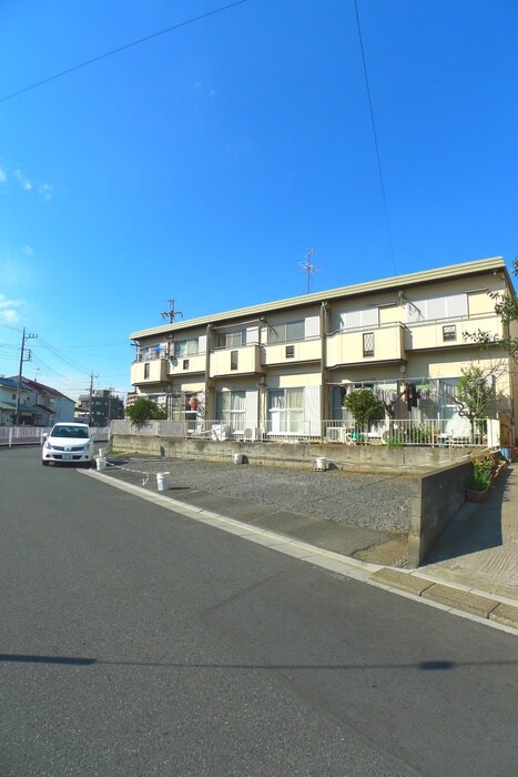 物件外観写真4　(駐車場)